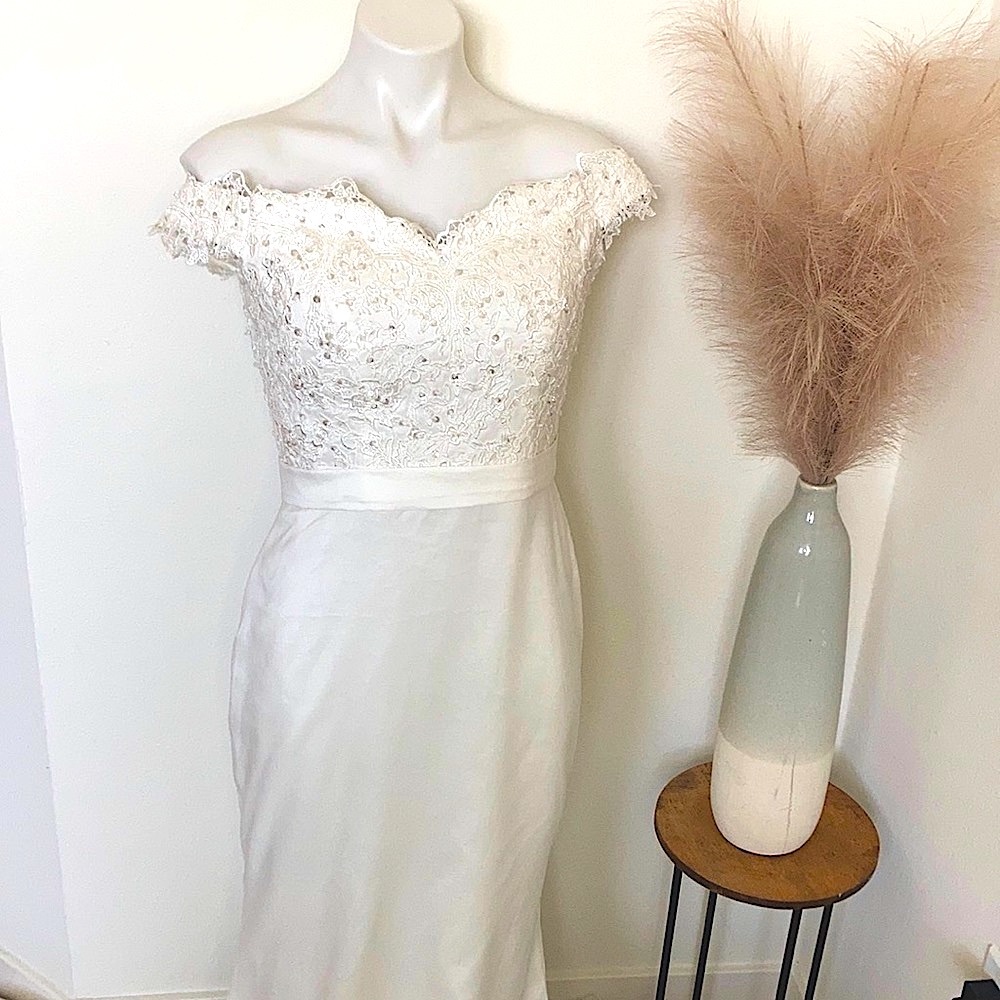 Lace Sweetheart Neckline Trumpet Wedding Dress